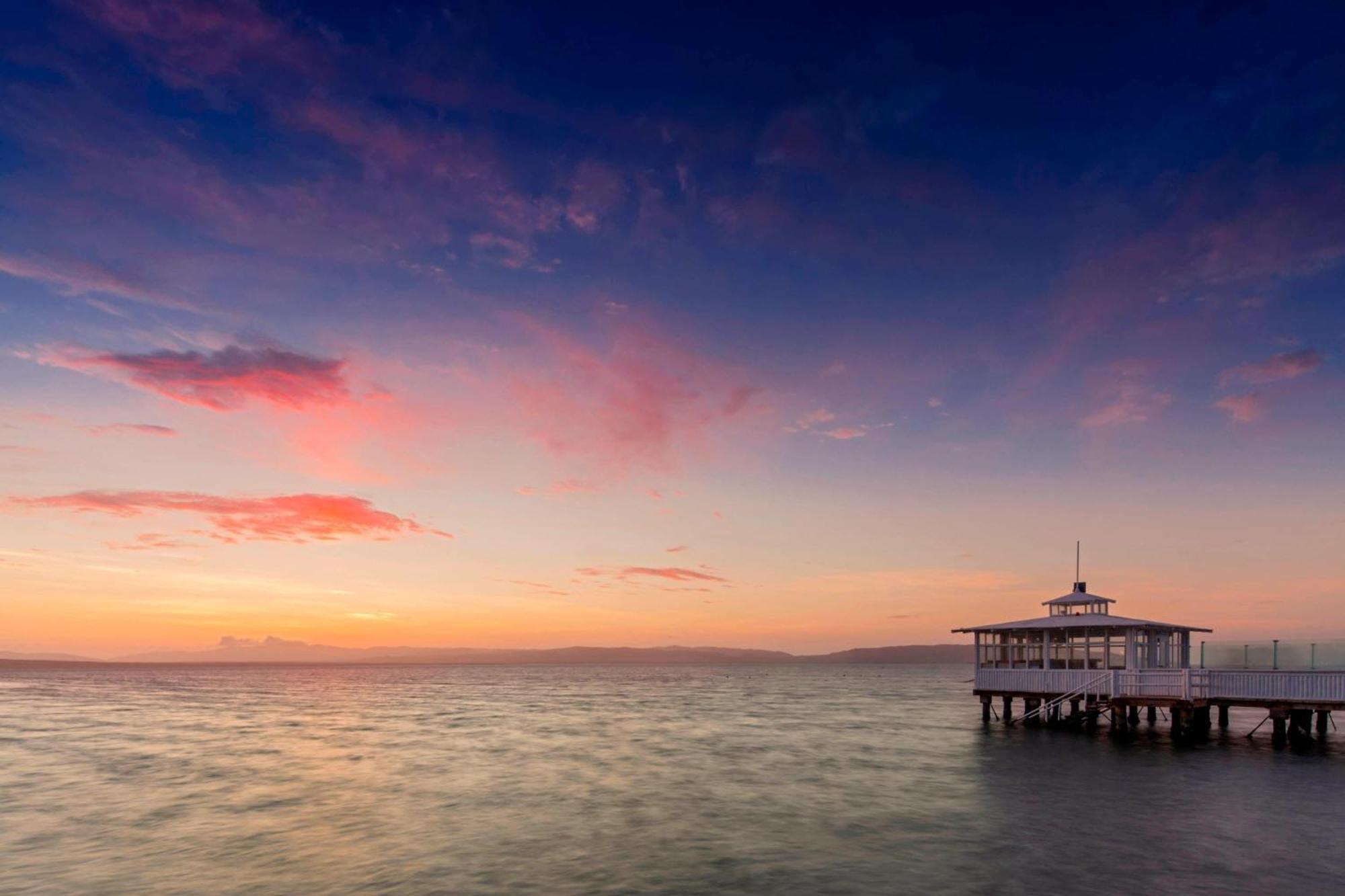 Hotel Paracas, A Luxury Collection Resort, Паракас Екстериор снимка Sunset at the pier