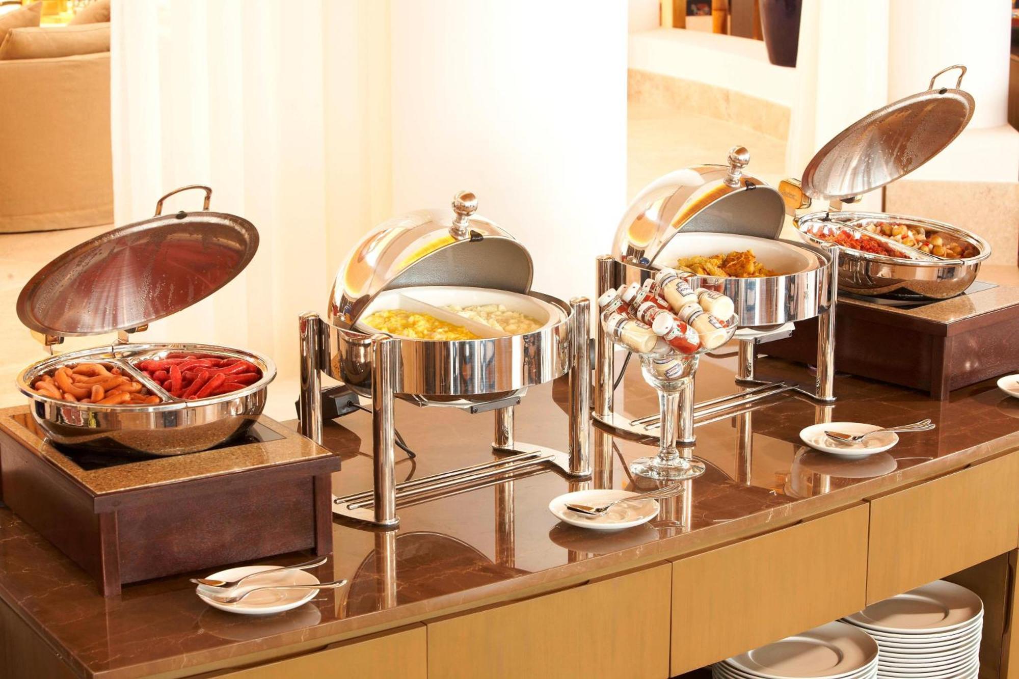 Hotel Paracas, A Luxury Collection Resort, Паракас Екстериор снимка A selection of chafing dishes