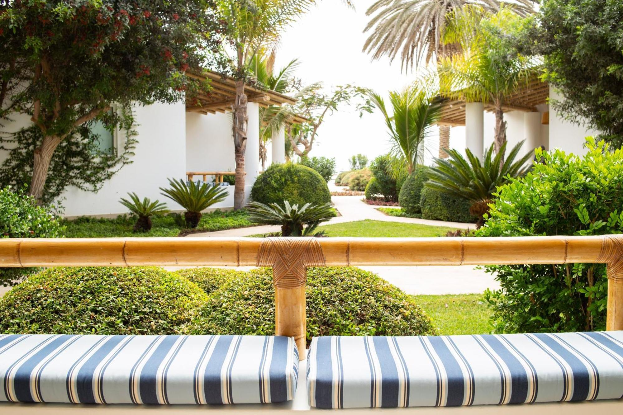 Hotel Paracas, A Luxury Collection Resort, Паракас Екстериор снимка The resort's gardens